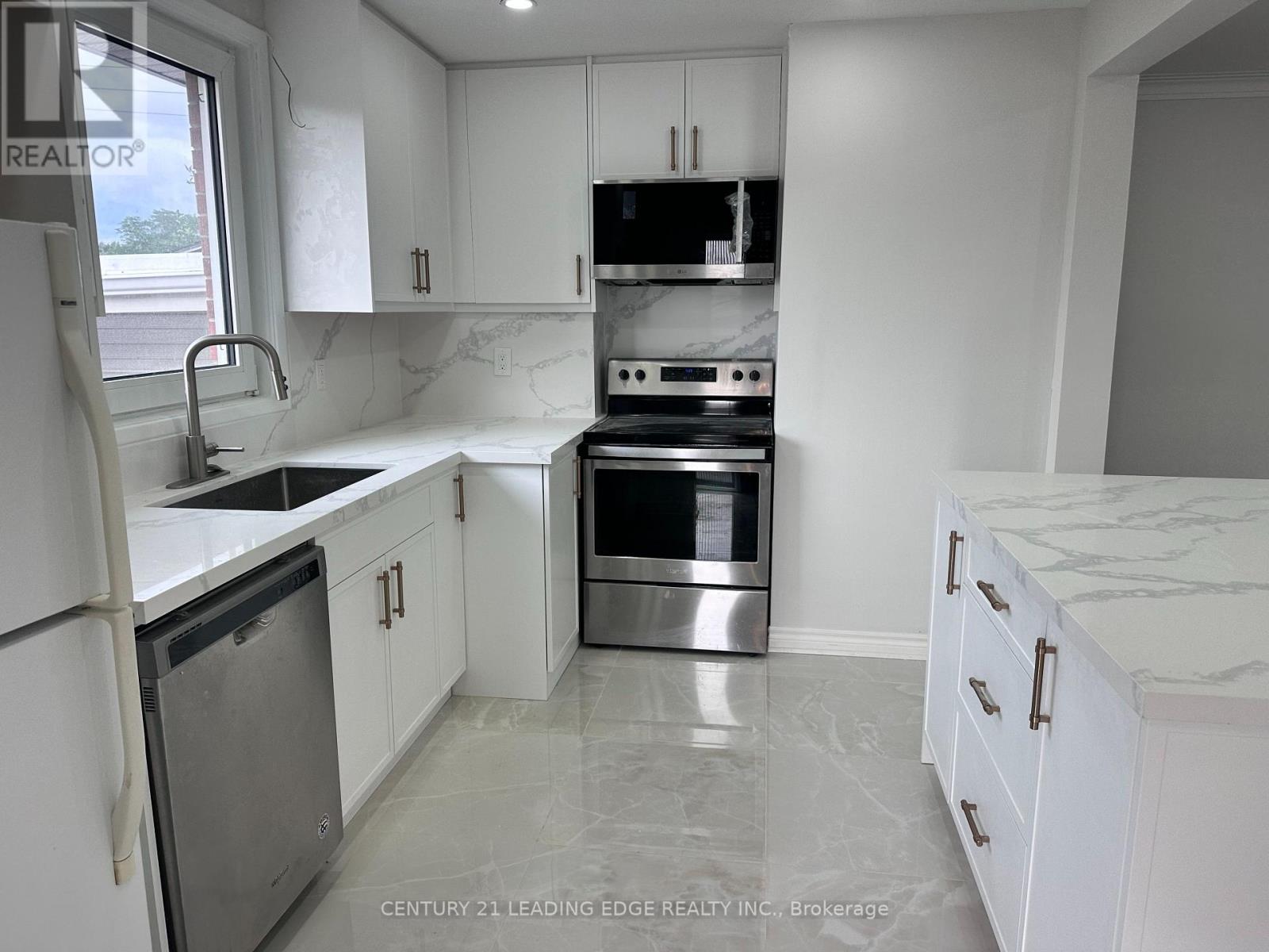 Main Fl - 11 White Abbey Park, Toronto, Ontario M1R 4R3 - Photo 5 - E13605662