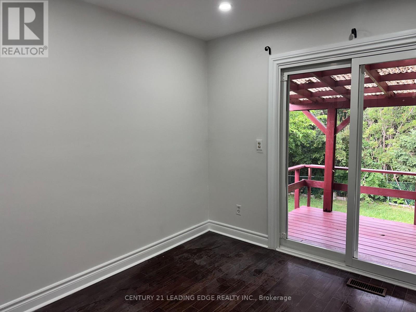 Main Fl - 11 White Abbey Park, Toronto, Ontario M1R 4R3 - Photo 3 - E13605662
