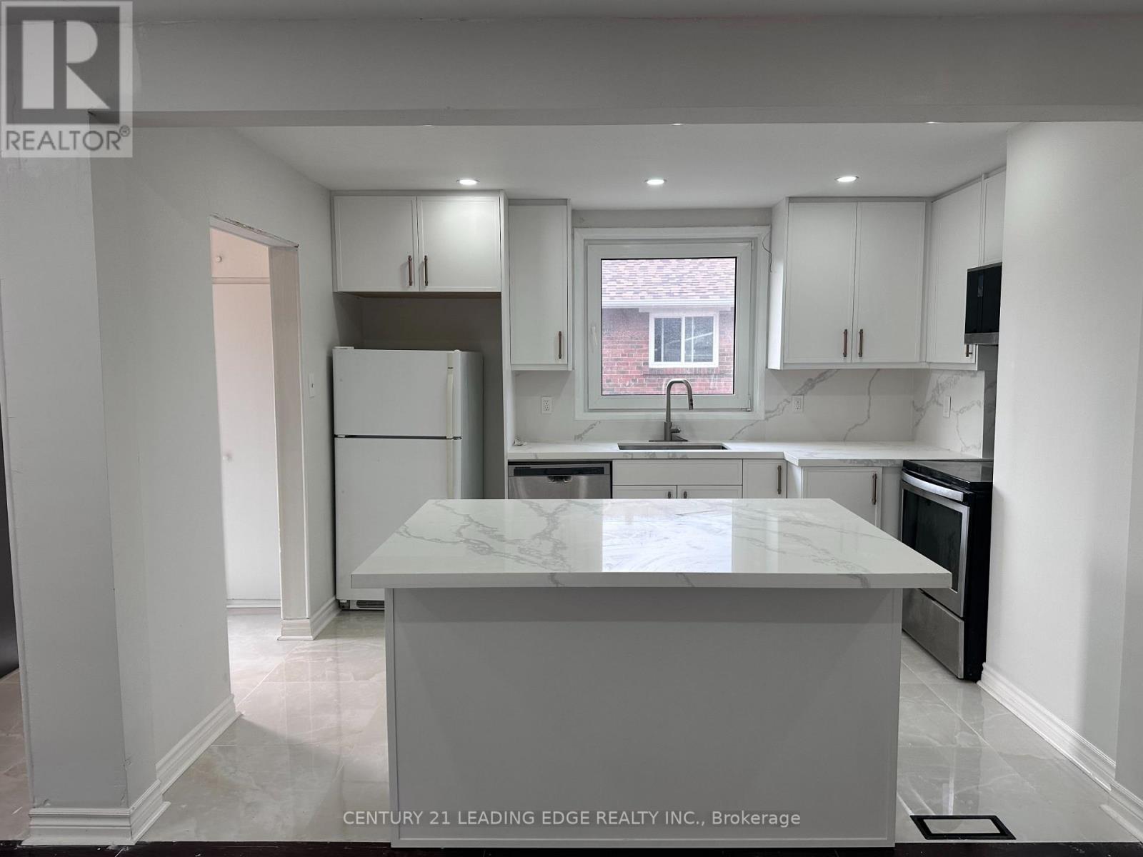 Main Fl - 11 White Abbey Park, Toronto, Ontario M1R 4R3 - Photo 8 - E13605662