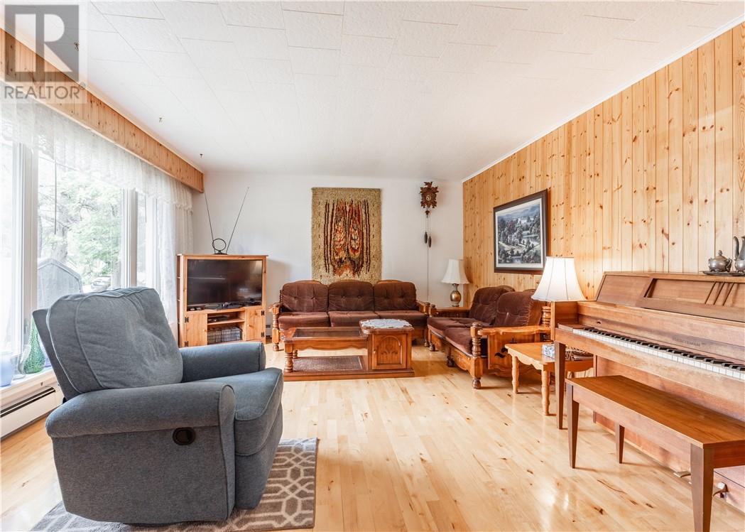 163 Patricia Street, Lively, Ontario  P3Y 1A1 - Photo 6 - 2129495