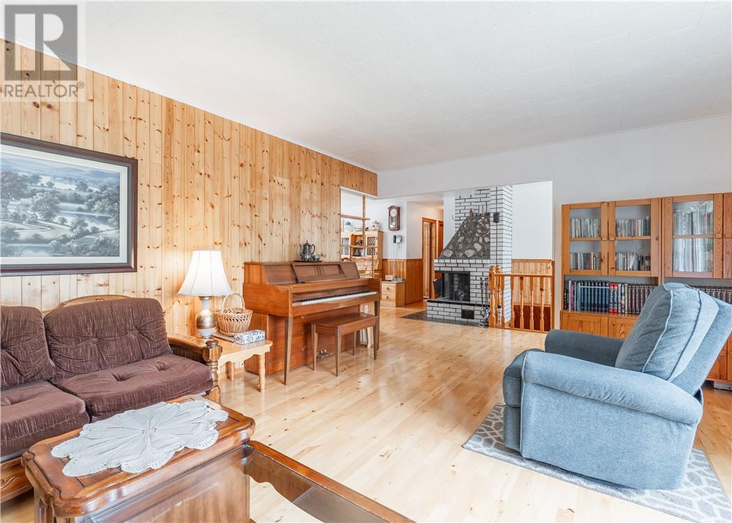 163 Patricia Street, Lively, Ontario  P3Y 1A1 - Photo 7 - 2129495