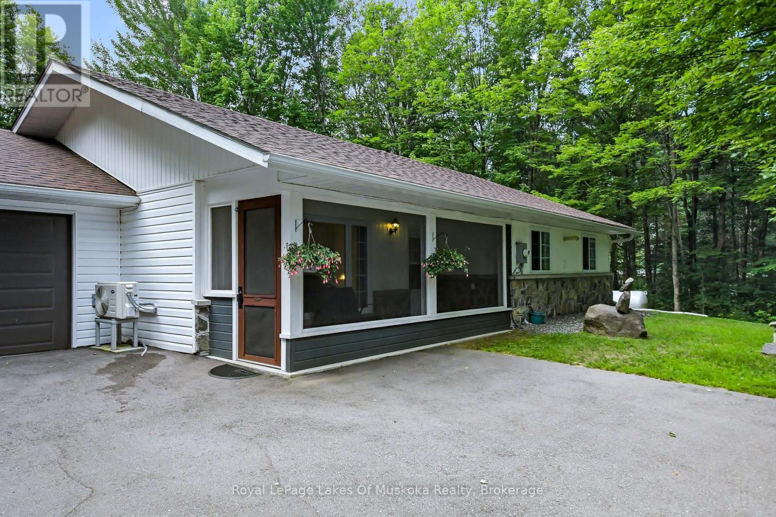91 Hutcheson Beach Road, Huntsville, Ontario  P1H 1N4 - Photo 2 - X13616084