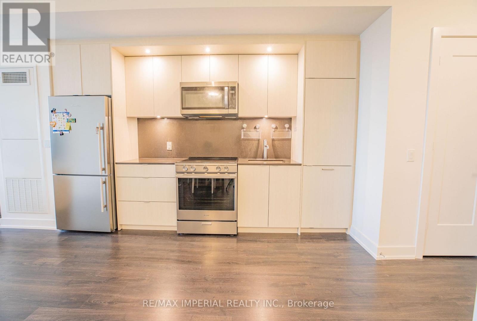 834 - 20 Inn On The Park Drive, Toronto, Ontario  M3C 0P8 - Photo 5 - C13615964