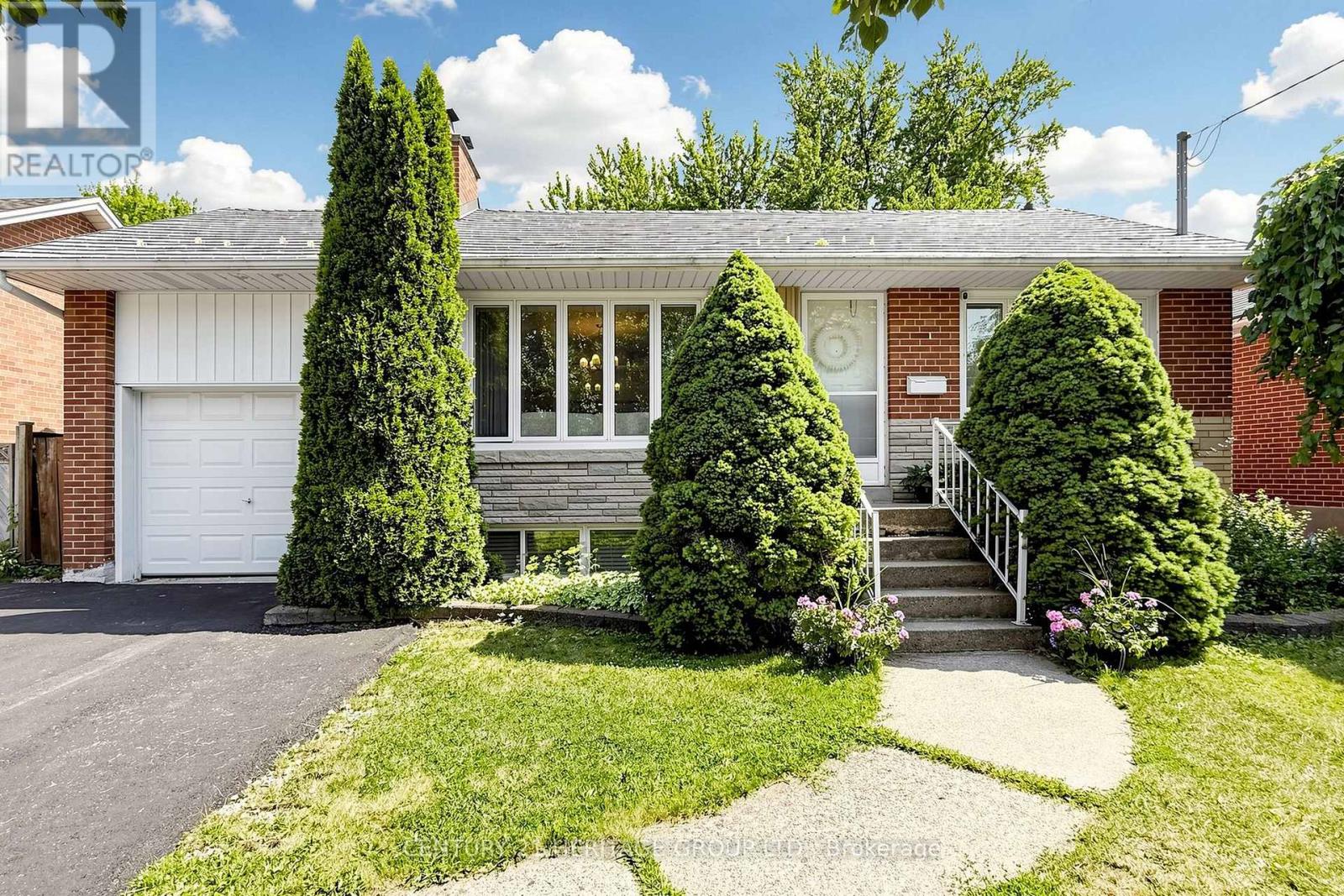 11 Elynhill Drive, Toronto, Ontario  M2R 1C5 - Photo 2 - C13615978