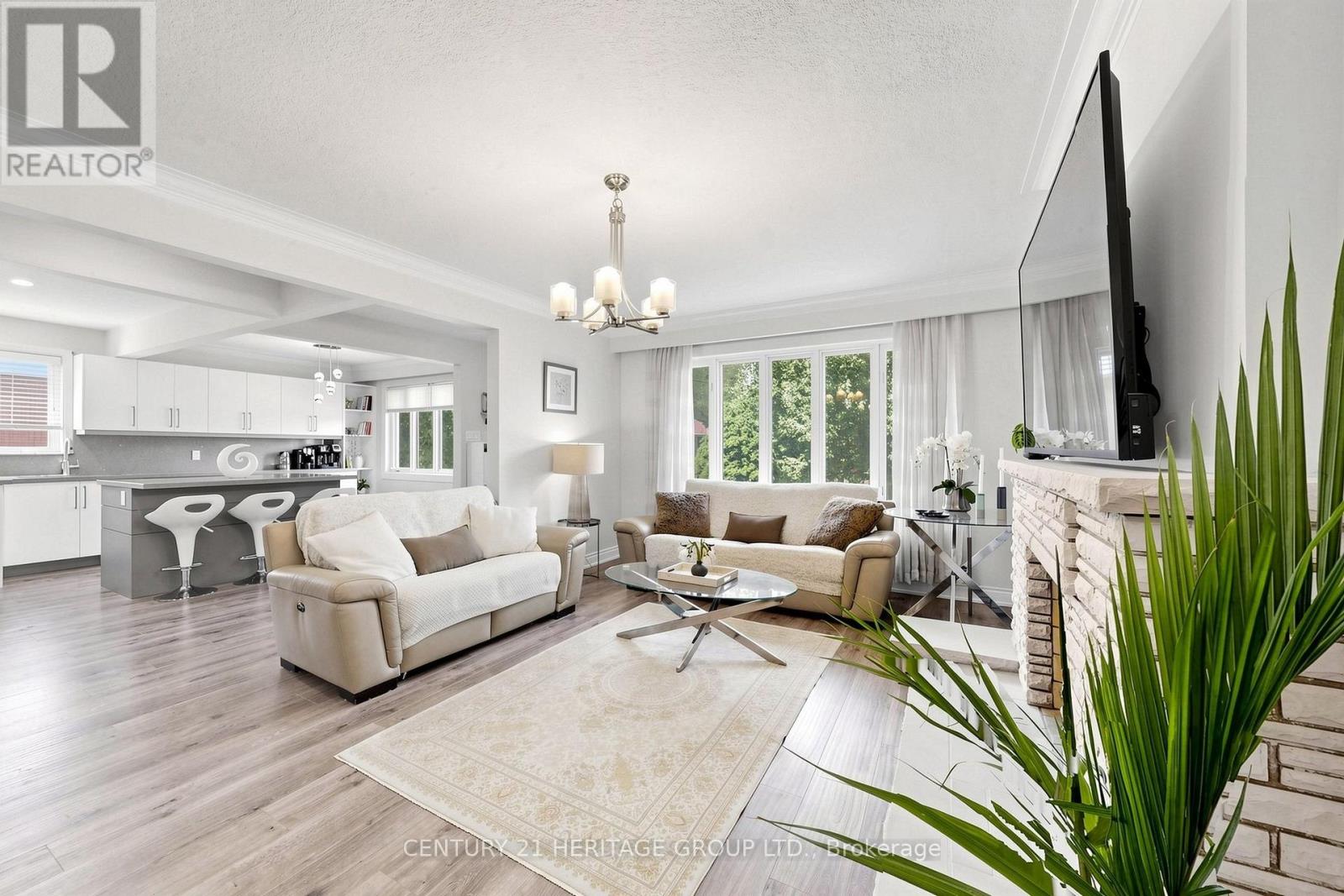 11 Elynhill Drive, Toronto, Ontario  M2R 1C5 - Photo 7 - C13615978