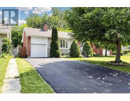 11 ELYNHILL DRIVE, Toronto, Ontario