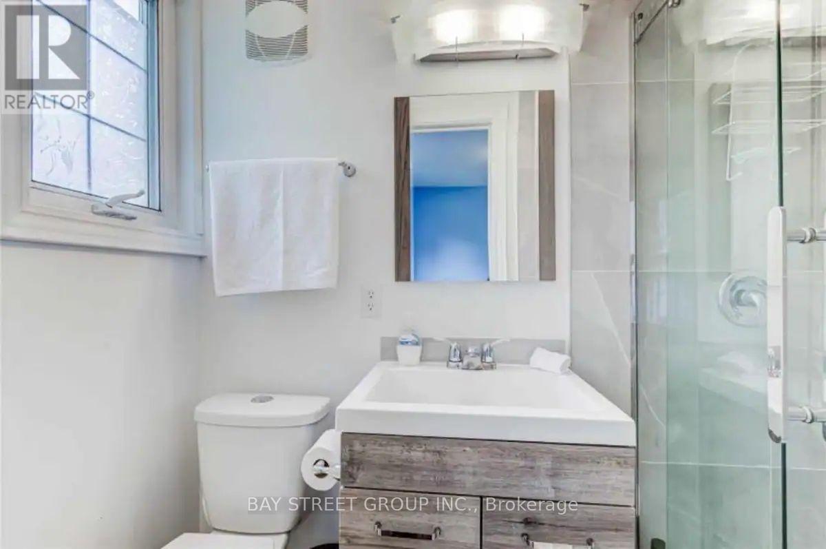 378 Drewry Avenue, Toronto, Ontario  M2R 2K4 - Photo 17 - C13616120