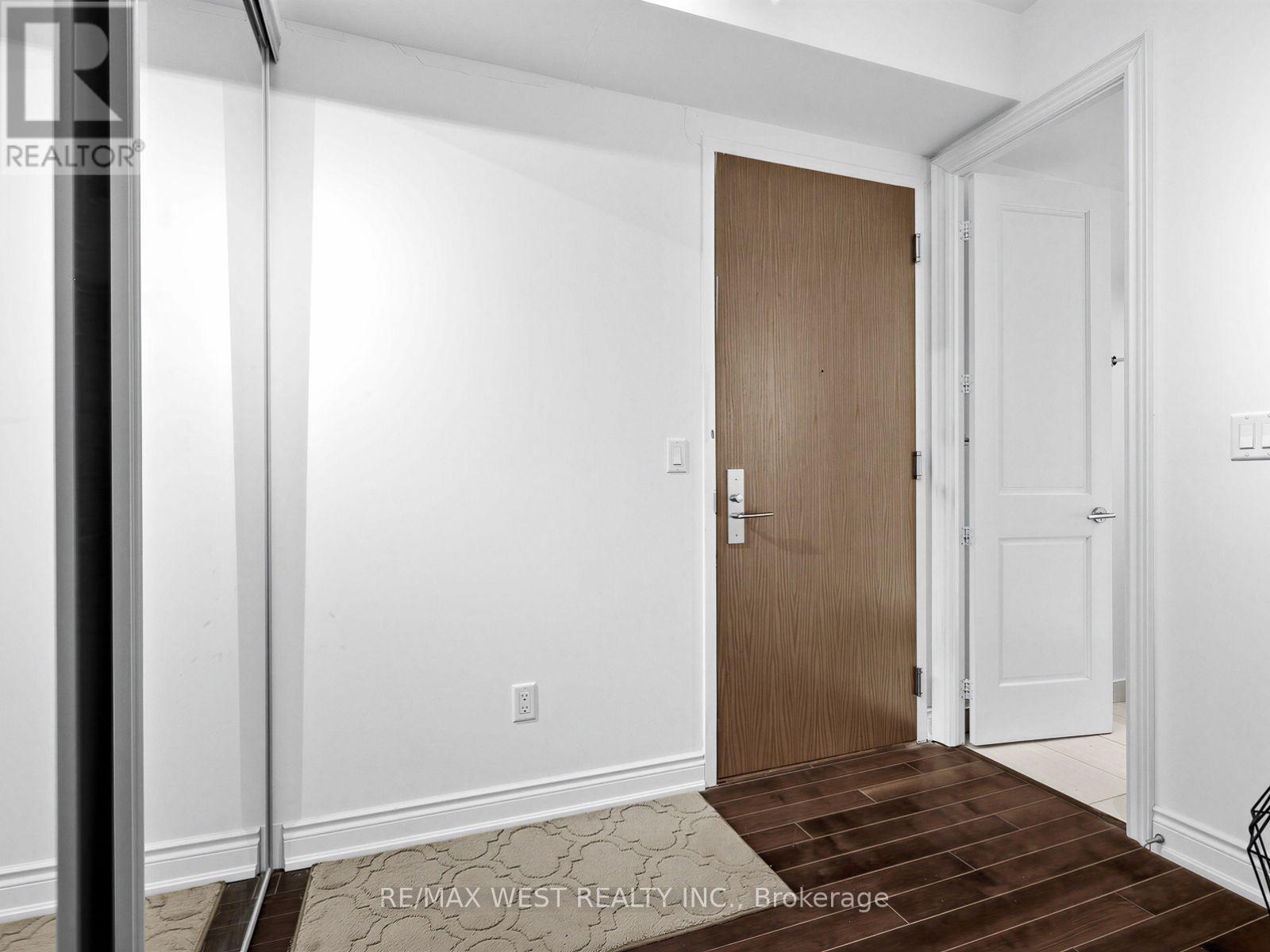 7102 - 388 Yonge Street, Toronto, Ontario  M5B 0A4 - Photo 2 - C13616180