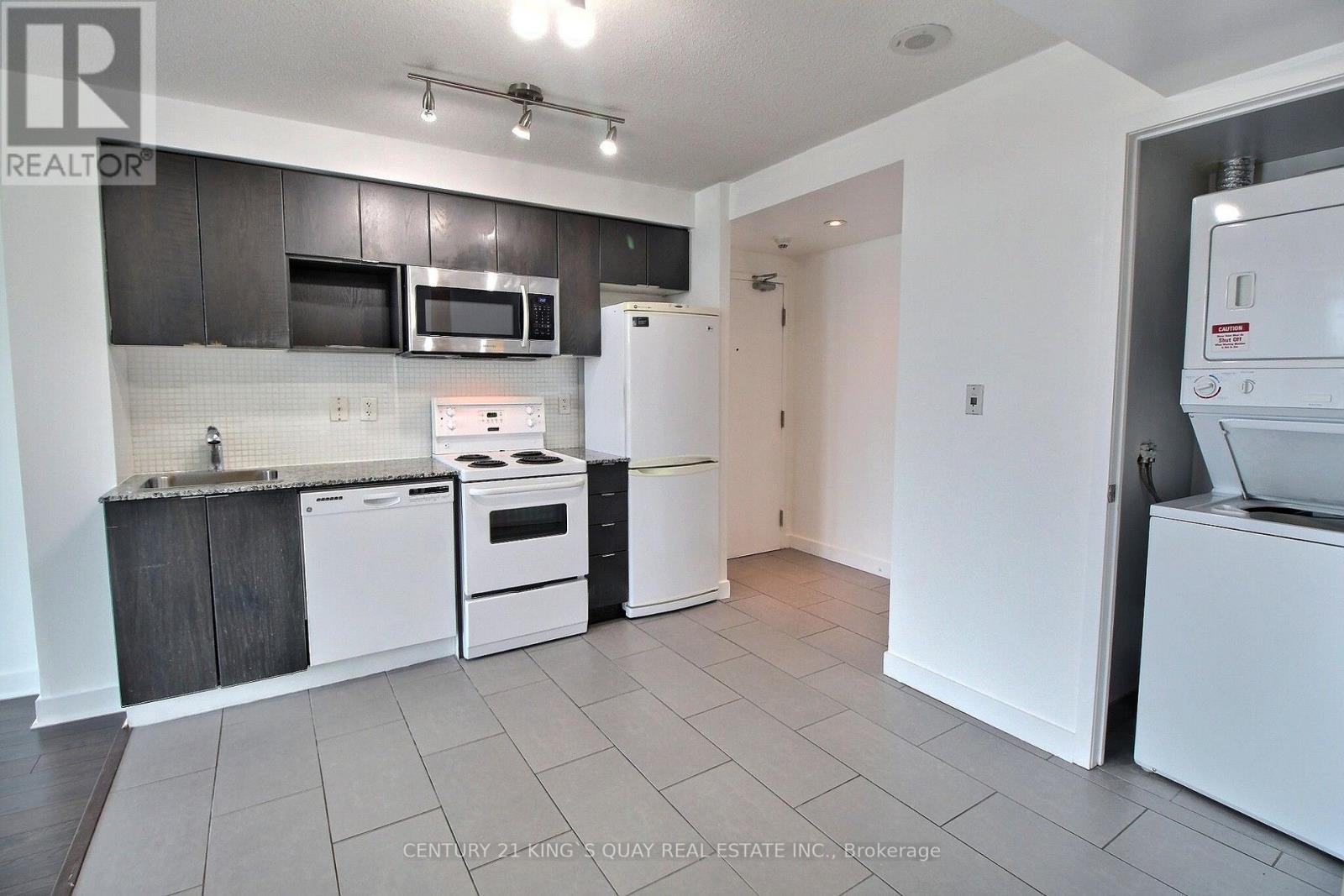 711 - 15 Fort York Boulevard, Toronto, Ontario  M5V 3Y4 - Photo 2 - C13616258