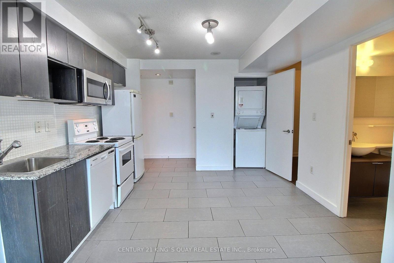 711 - 15 Fort York Boulevard, Toronto, Ontario  M5V 3Y4 - Photo 3 - C13616258