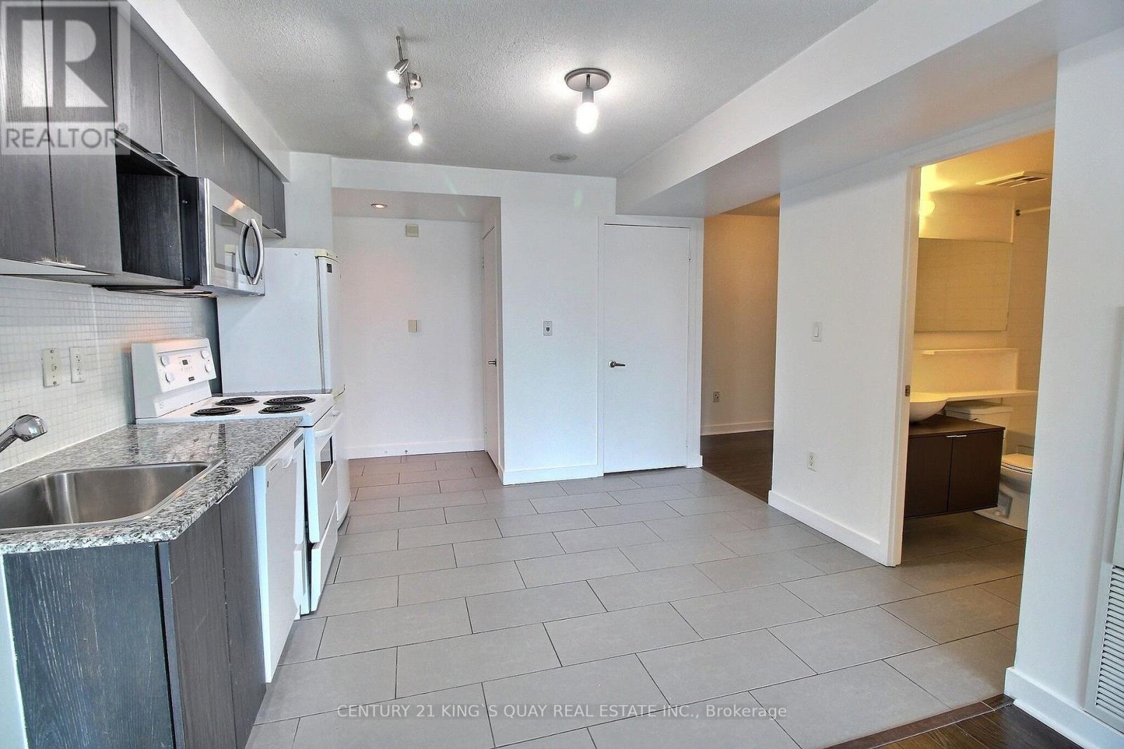 711 - 15 Fort York Boulevard, Toronto, Ontario  M5V 3Y4 - Photo 4 - C13616258
