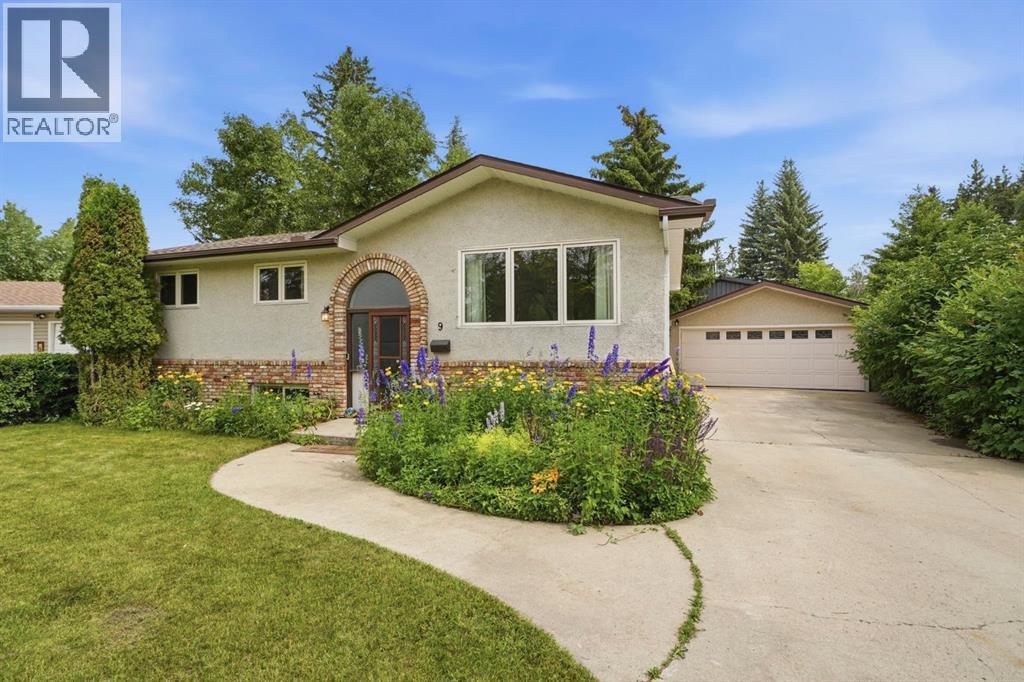 9 Stirling Close, Red Deer, Alberta  T4N 0A8 - Photo 2 - A2330520