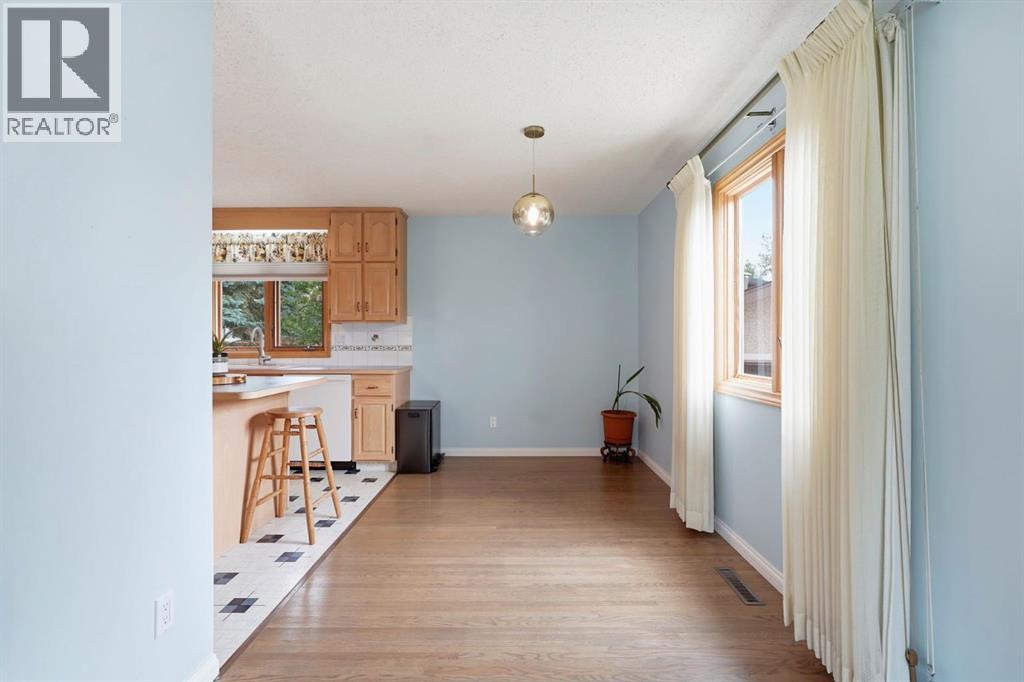 9 Stirling Close, Red Deer, Alberta  T4N 0A8 - Photo 10 - A2330520