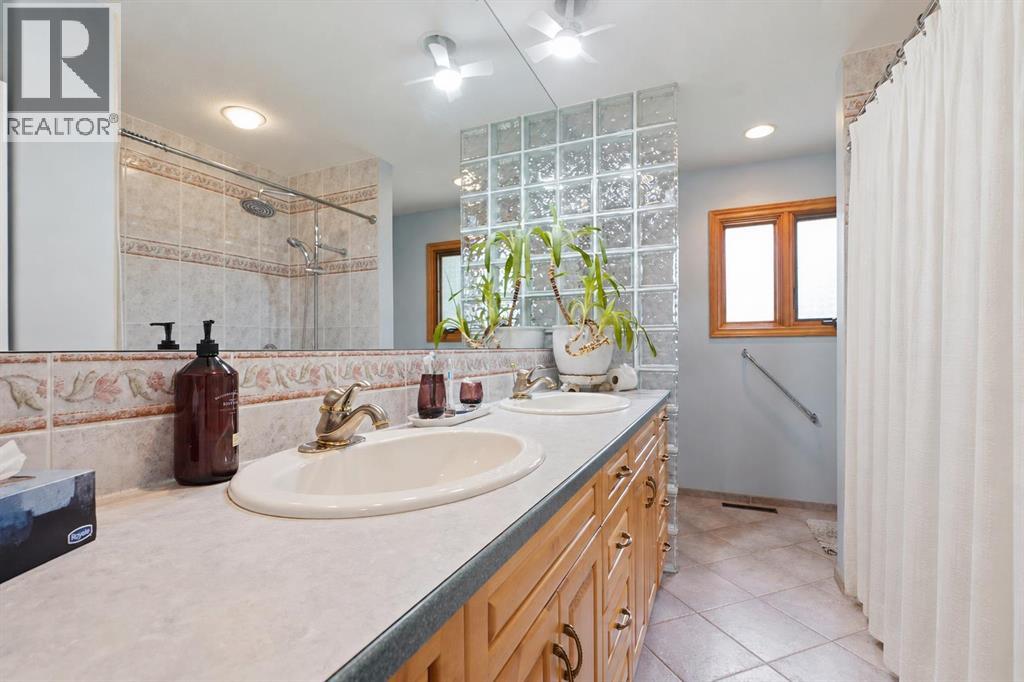 9 Stirling Close, Red Deer, Alberta  T4N 0A8 - Photo 18 - A2330520