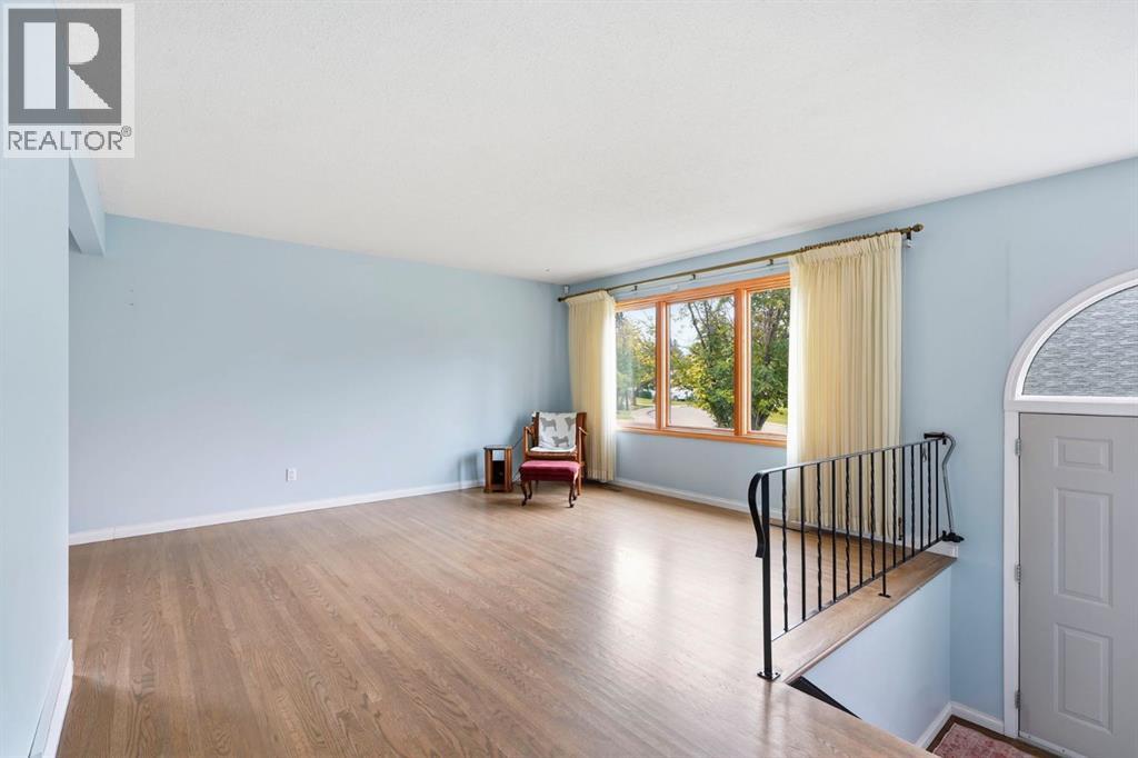9 Stirling Close, Red Deer, Alberta  T4N 0A8 - Photo 7 - A2330520