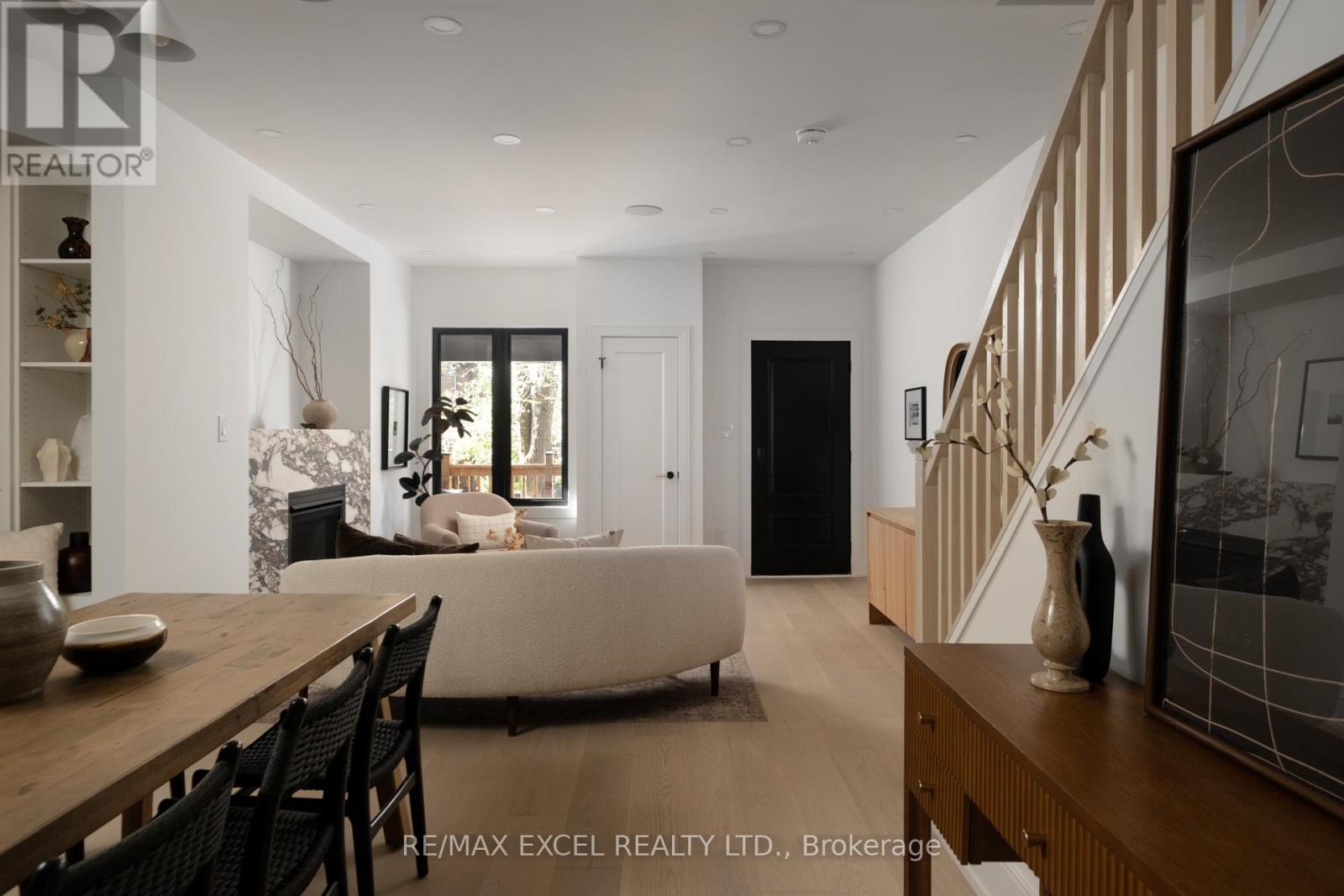 254 Bain Avenue, Toronto, Ontario  M4K 1G3 - Photo 5 - E13616222