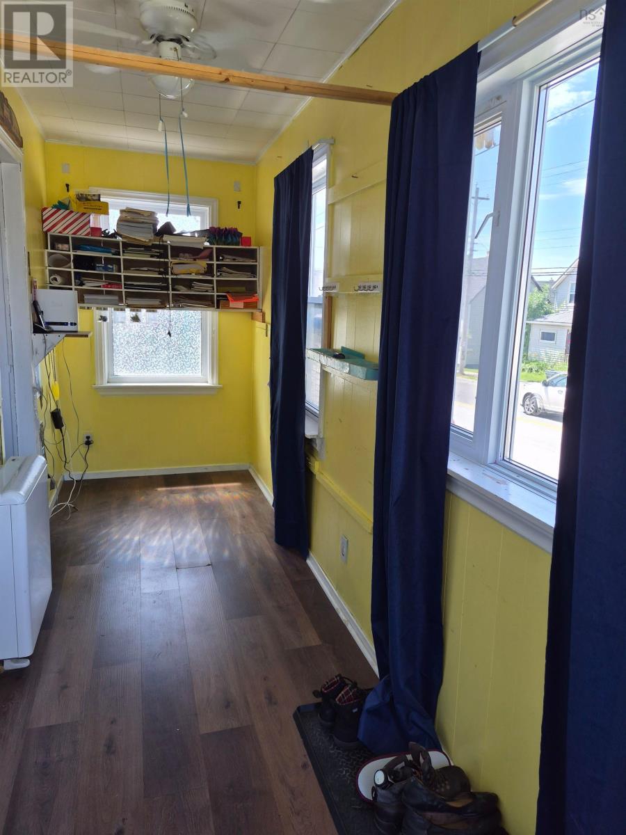 376 Townsend Street, Sydney, Nova Scotia  B1P 5G4 - Photo 6 - 202618466