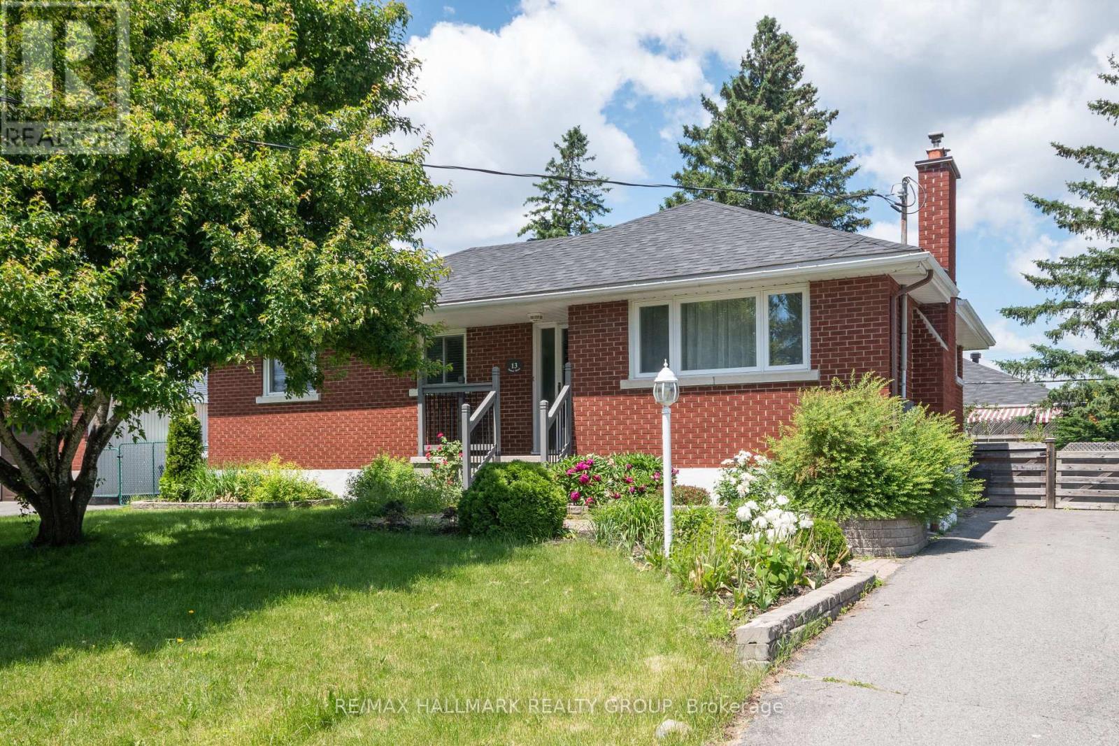 B - 13 DONNA STREET, ottawa, Ontario
