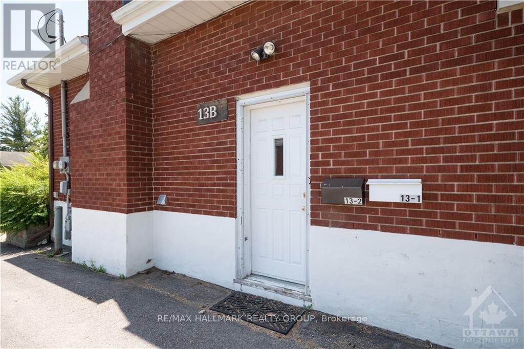 B - 13 Donna Street, Ottawa, Ontario K2G 2V5 - Photo 2 - X13616164