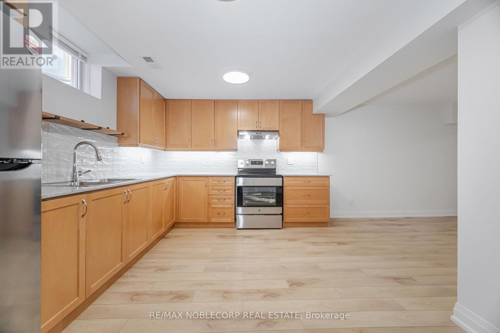 Lower - 131 Dunstan Crescent, Vaughan, Ontario  L4L 3W5 - Photo 15 - N13616272