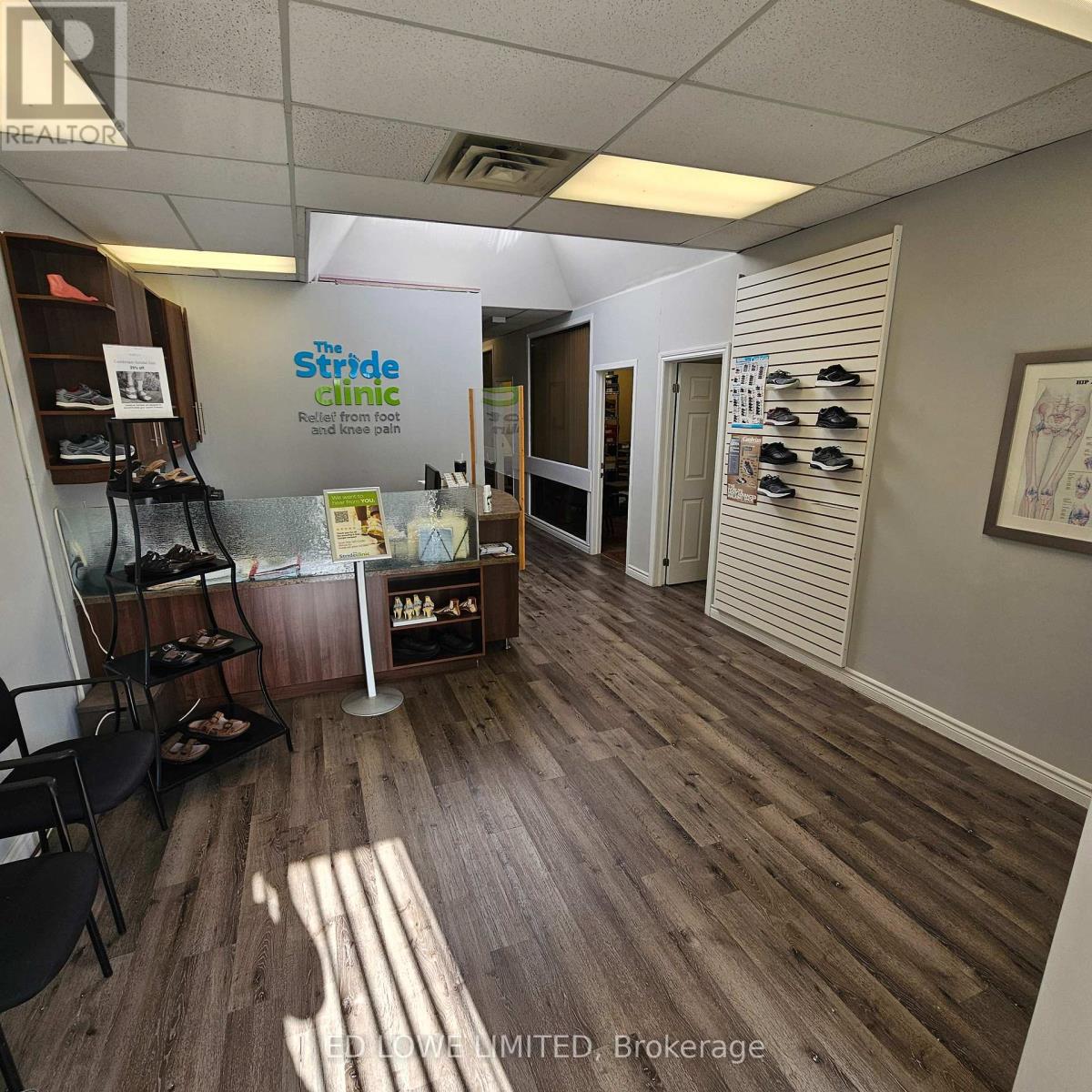 1016 - 74 Cedar Pointe Drive, Barrie, Ontario  L4N 5R7 - Photo 2 - S13616248