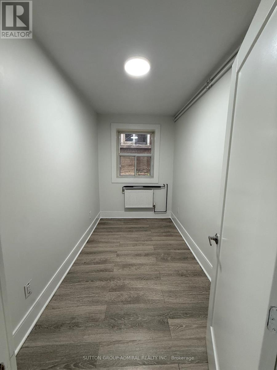 2 - 915 St Clair Avenue W, Toronto, Ontario  M6C 1C7 - Photo 7 - C12889836