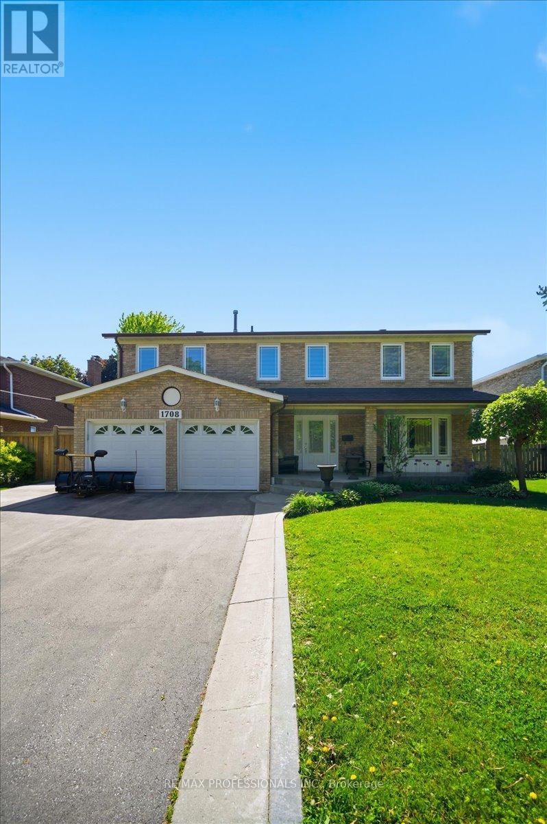 1708 Woodeden Drive, Mississauga, Ontario  L5H 3S5 - Photo 2 - W13615924