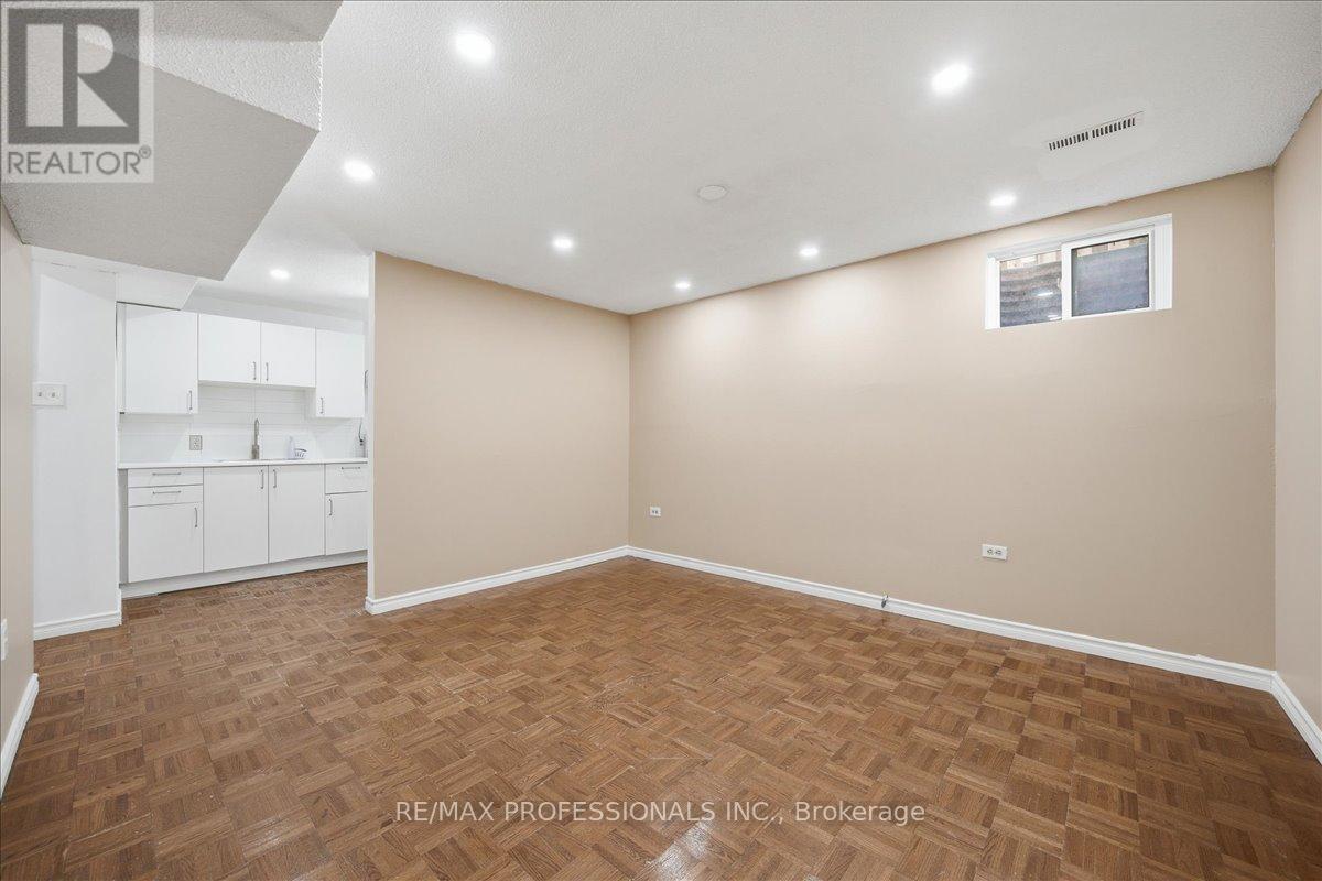 1708 Woodeden Drive, Mississauga, Ontario  L5H 3S5 - Photo 25 - W13615924