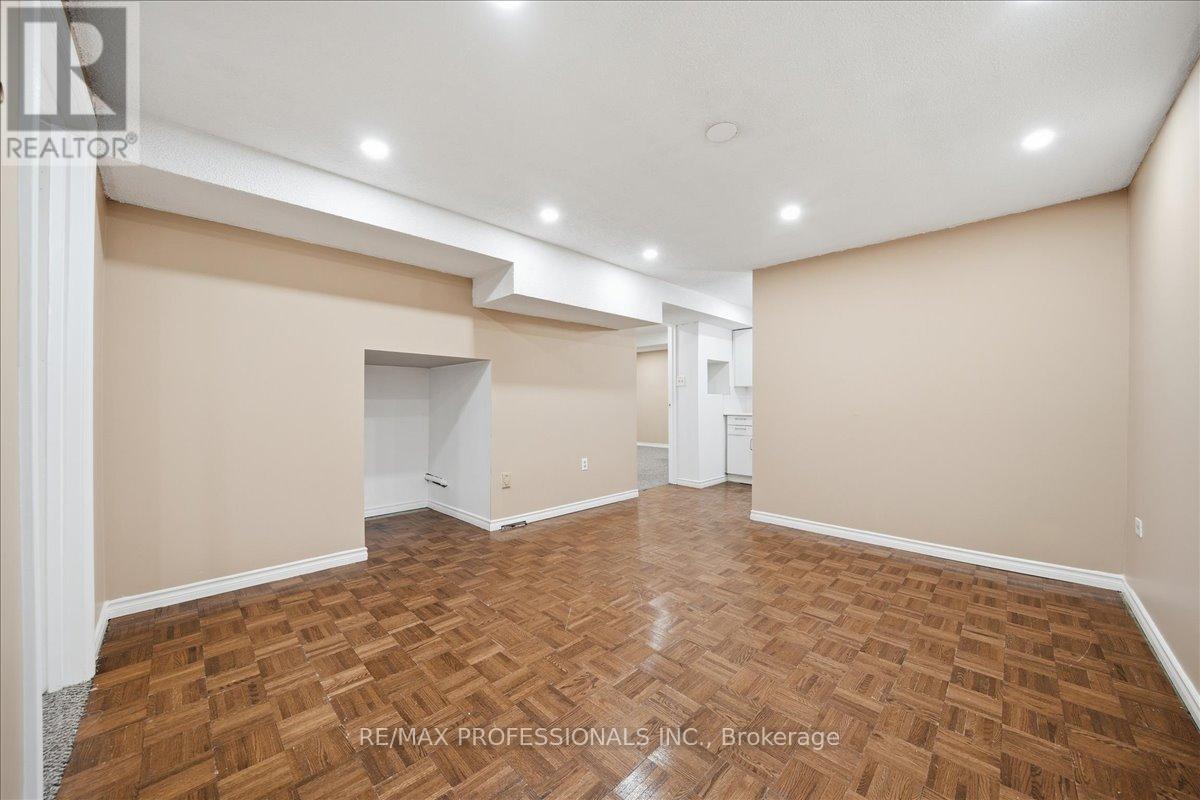 1708 Woodeden Drive, Mississauga, Ontario  L5H 3S5 - Photo 26 - W13615924