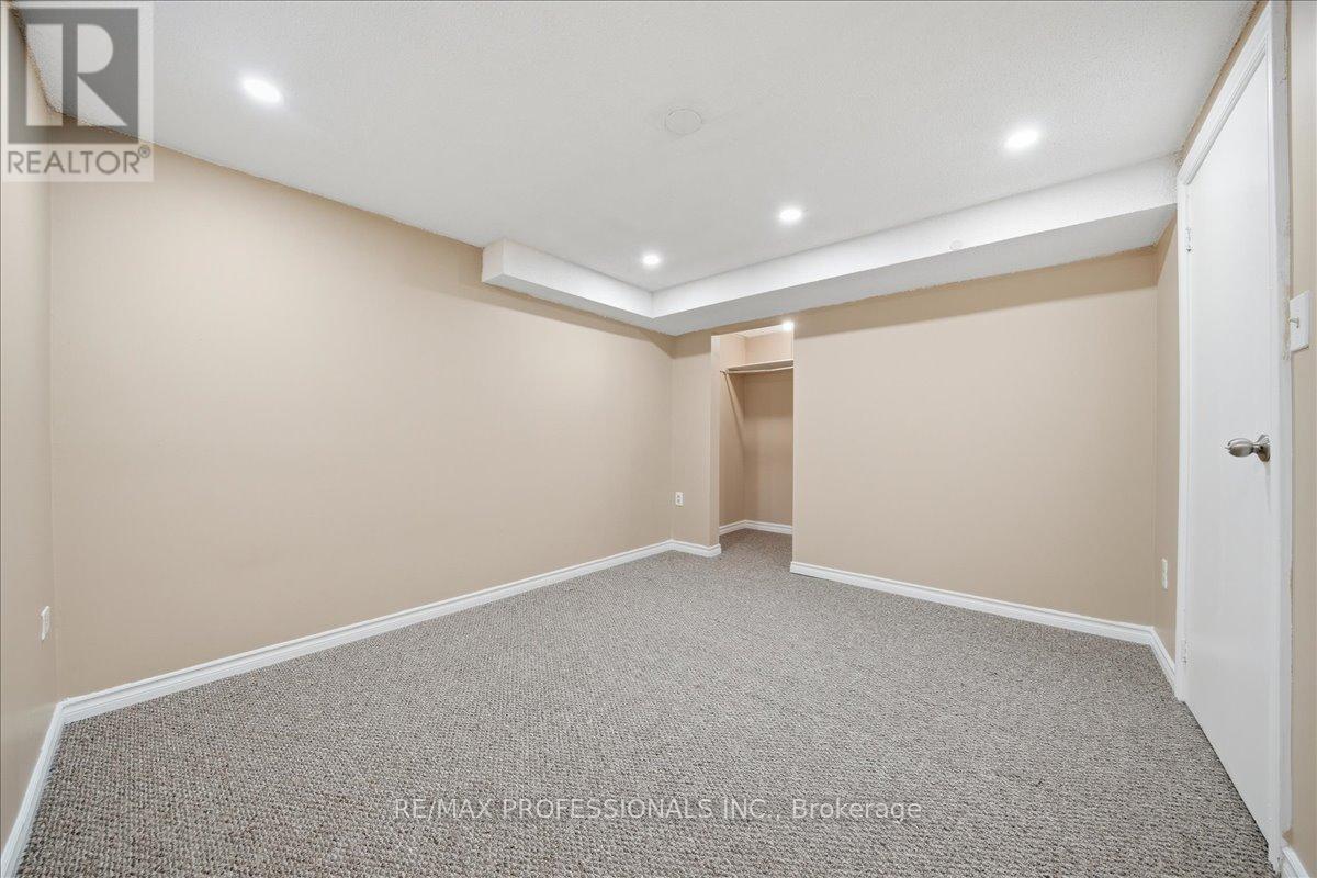 1708 Woodeden Drive, Mississauga, Ontario  L5H 3S5 - Photo 29 - W13615924
