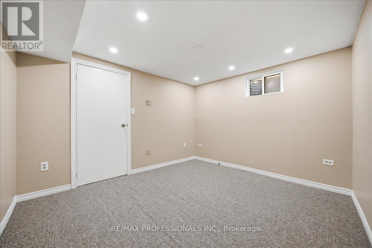1708 Woodeden Drive, Mississauga, Ontario  L5H 3S5 - Photo 31 - W13615924