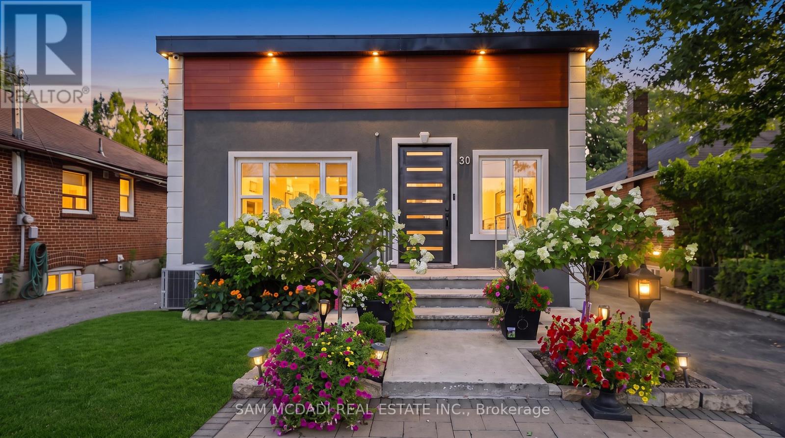 30 MAPLE AVENUE N, Mississauga, Ontario