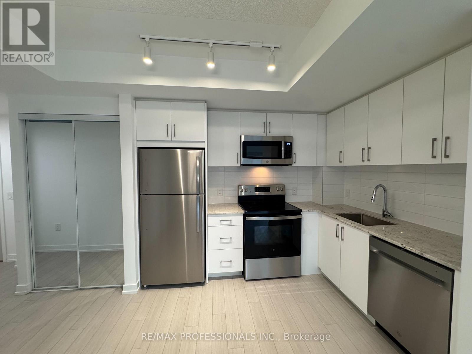 502 - 4010 Eglinton Avenue W, Toronto, Ontario  M9P 1A6 - Photo 8 - W13528300