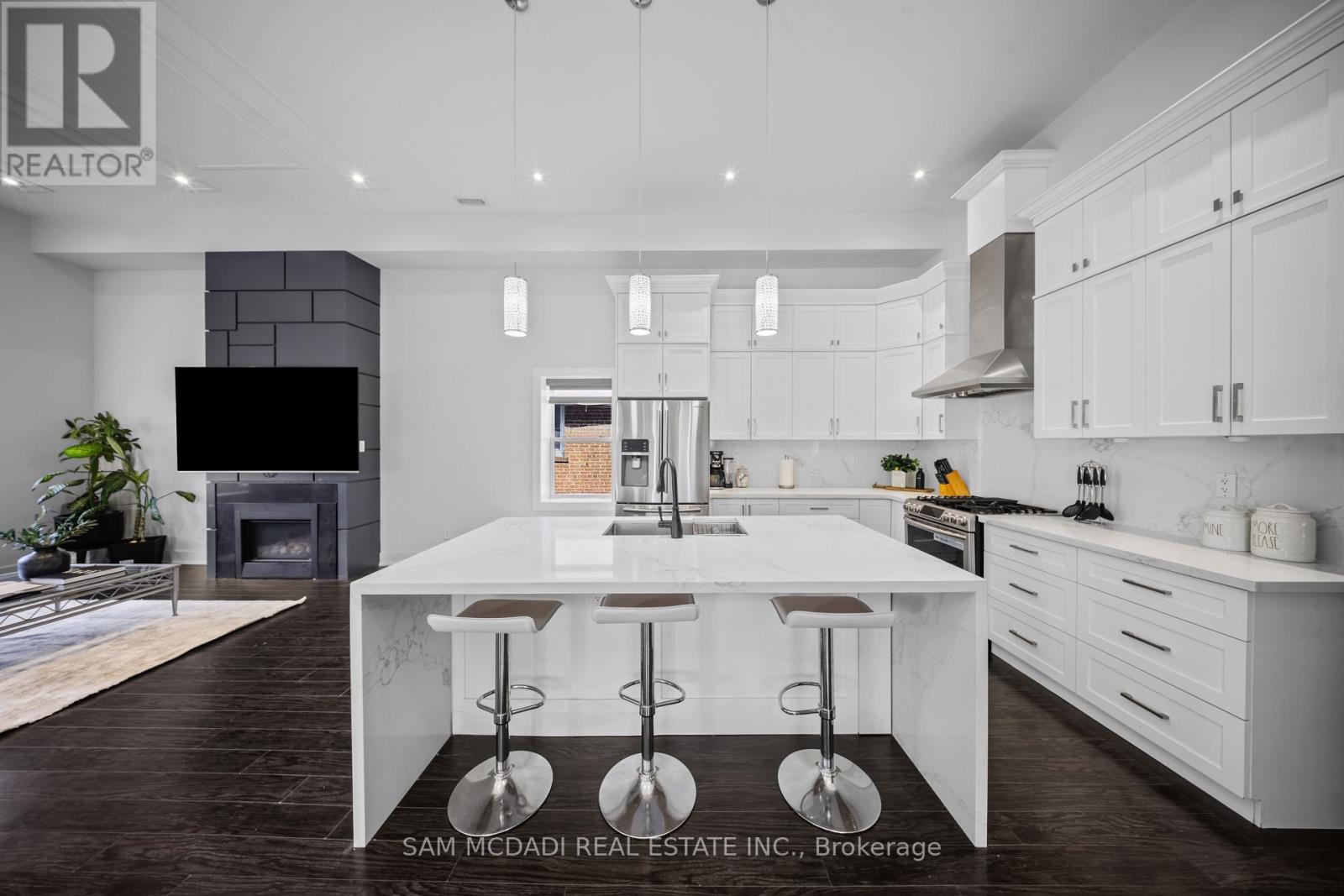30 Maple Avenue N, Mississauga, Ontario L5H 2S1 - Photo 5 - W13609358