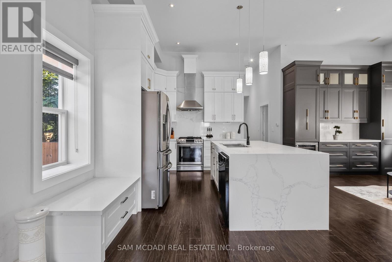 30 Maple Avenue N, Mississauga, Ontario L5H 2S1 - Photo 7 - W13609358