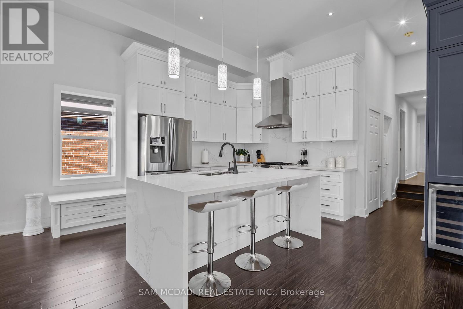 30 Maple Avenue N, Mississauga, Ontario L5H 2S1 - Photo 4 - W13609358