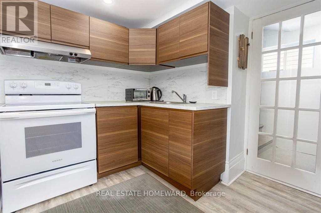 LOWER - 81 SWEETLAND AVENUE, Ottawa