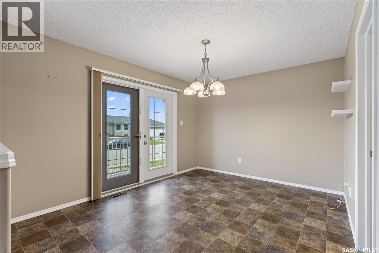 212 Regent Street, Melfort, Saskatchewan  S0E 1A0 - Photo 8 - SK043898