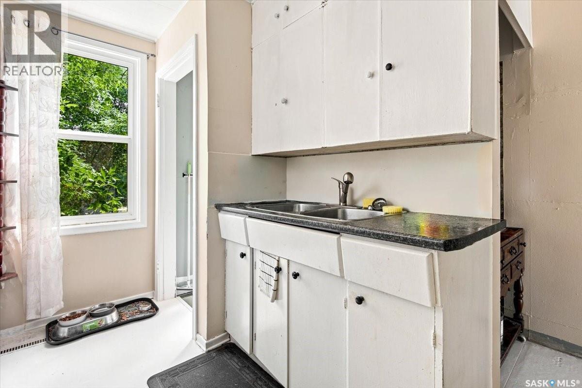941 Atkinson Street, Regina, Saskatchewan  S4N 3V1 - Photo 10 - SK043870