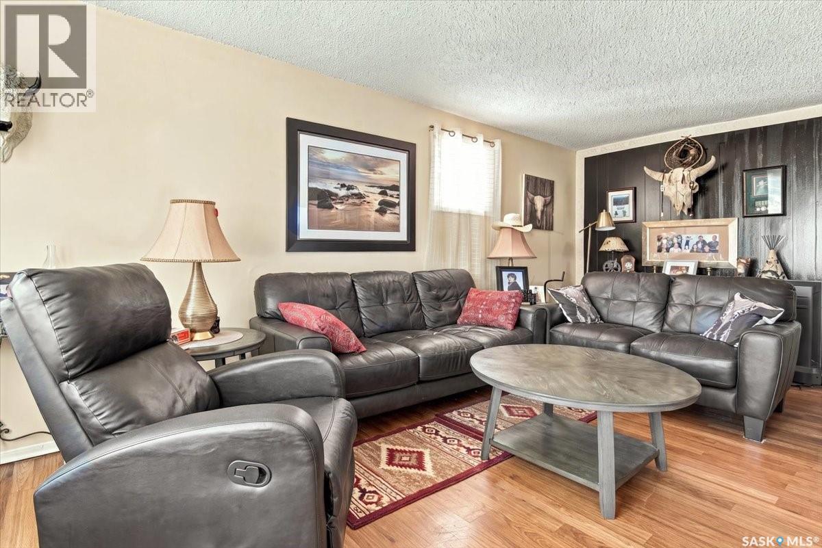 941 Atkinson Street, Regina, Saskatchewan  S4N 3V1 - Photo 4 - SK043870
