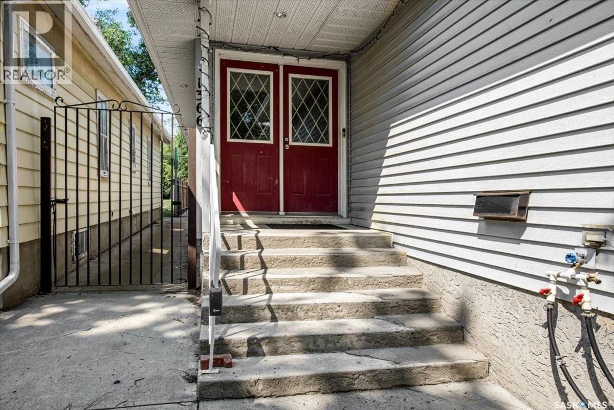 1366 Retallack Street, Regina, Saskatchewan  S4T 2H9 - Photo 3 - SK043750