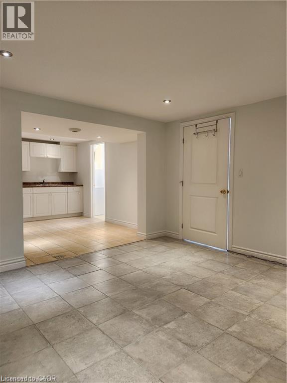 26 Stewart Avenue Unit# Lower, Thorold, Ontario  L2V 2W7 - Photo 4 - 40838770