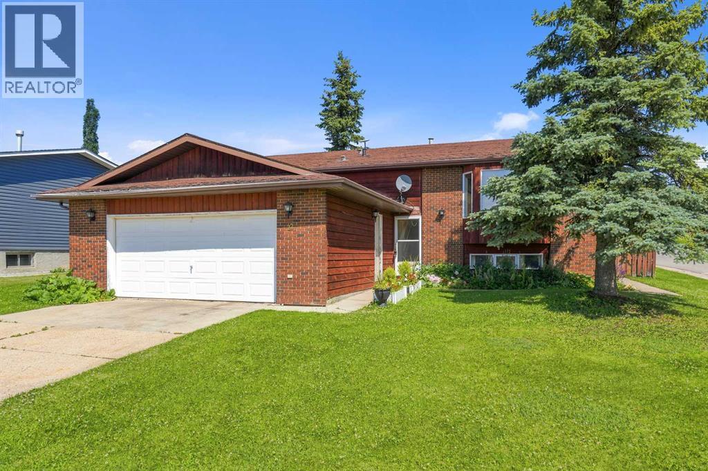 22 Hillside Avenue, Swan Hills, Alberta  T0G 2C0 - Photo 1 - A2332428
