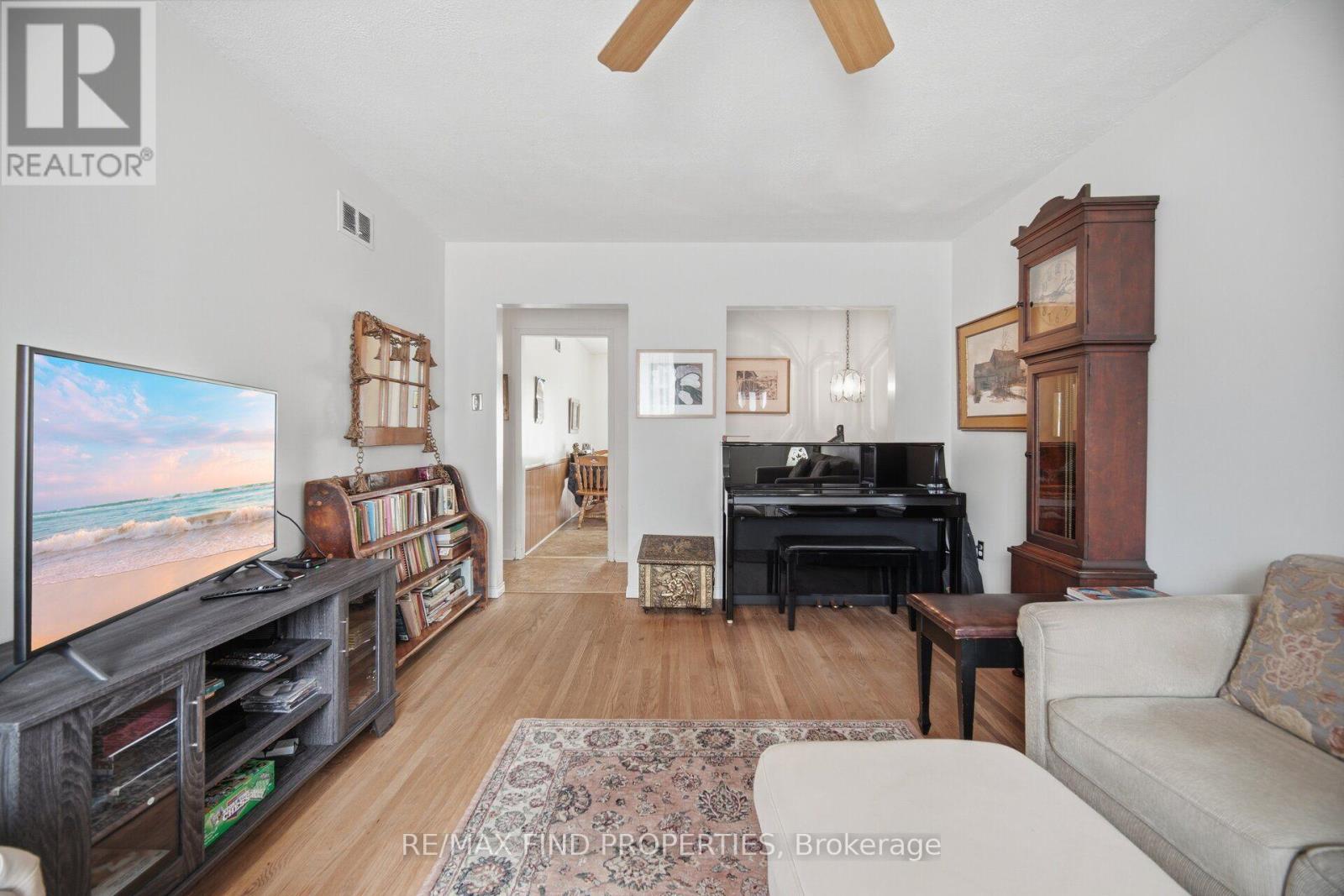 36 Pinegrove Avenue, Toronto, Ontario  M1N 2G5 - Photo 10 - E13616366