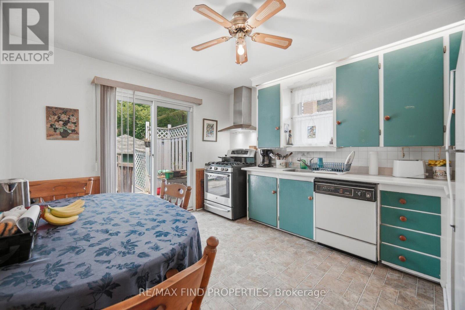 36 Pinegrove Avenue, Toronto, Ontario  M1N 2G5 - Photo 11 - E13616366