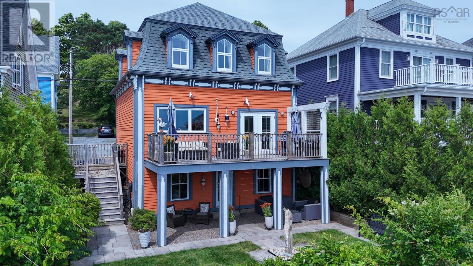 204 Pelham Street Lunenburg, Lunenburg, Nova Scotia  B0J 2C0 - Photo 3 - 202618675