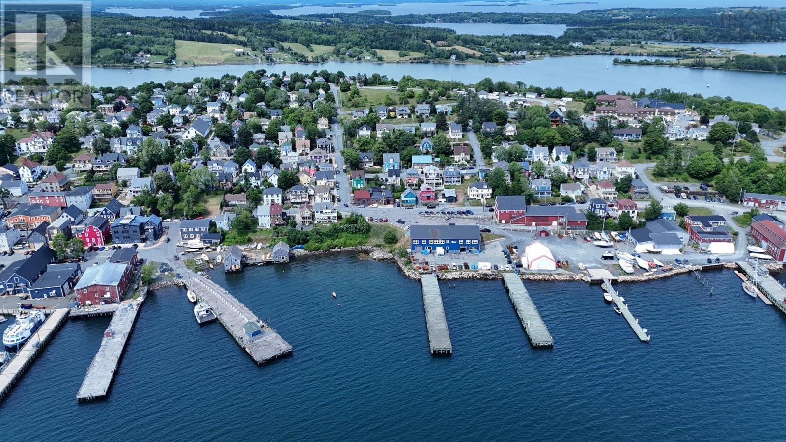 204 Pelham Street Lunenburg, Lunenburg, Nova Scotia  B0J 2C0 - Photo 49 - 202618675