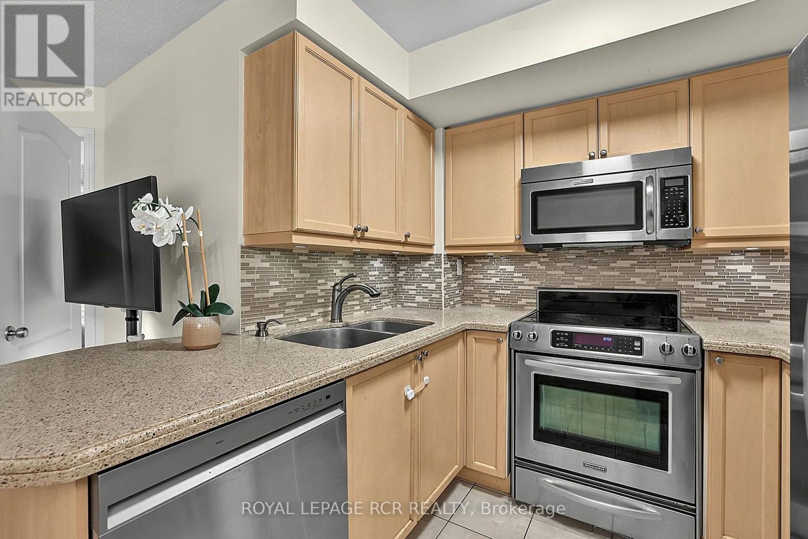 113 - 1 Rean Drive, Toronto, Ontario M2K 3C1 - Photo 14 - C13613606