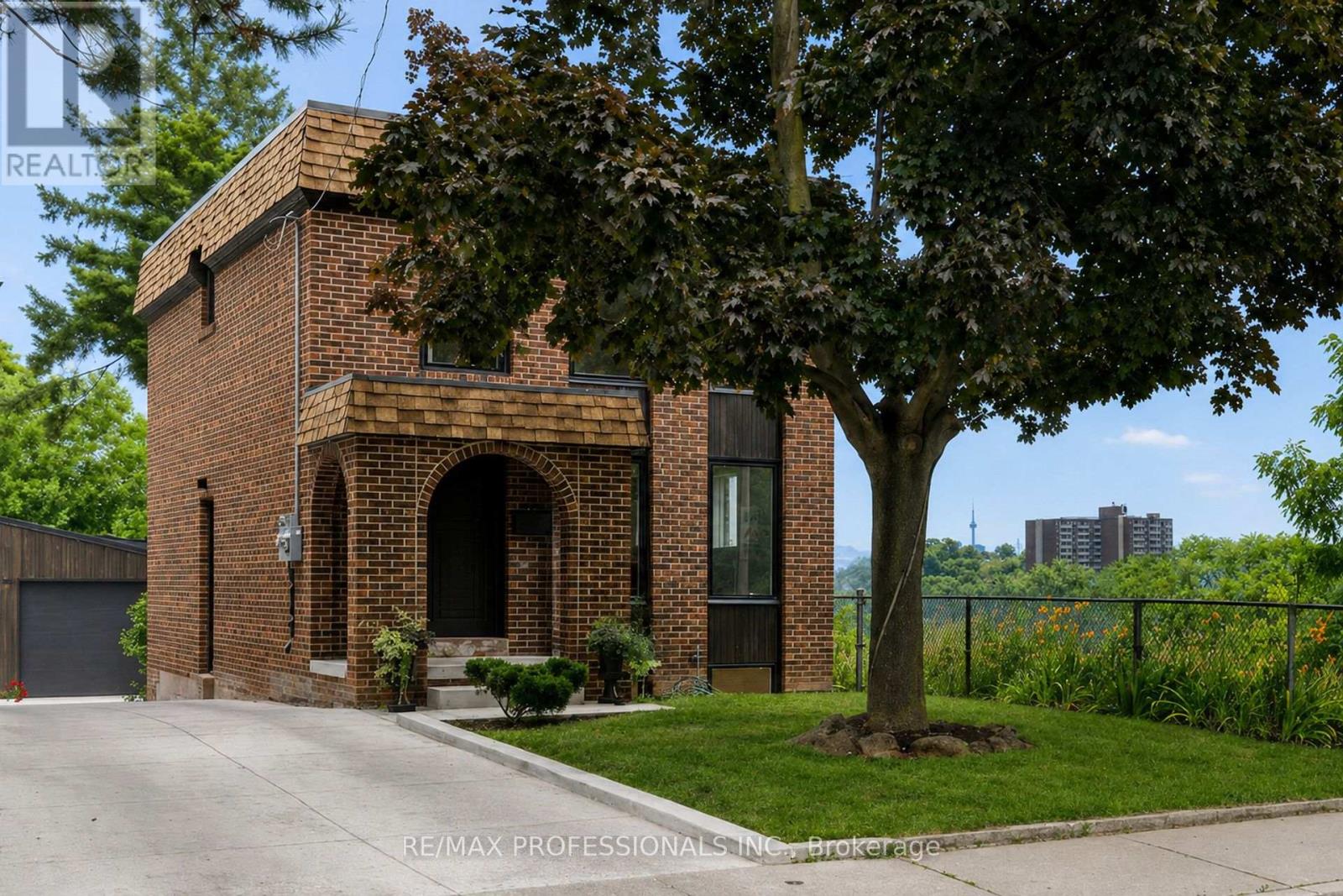 19 Arnold Avenue, Toronto, Ontario  M6N 4M8 - Photo 2 - W13590958