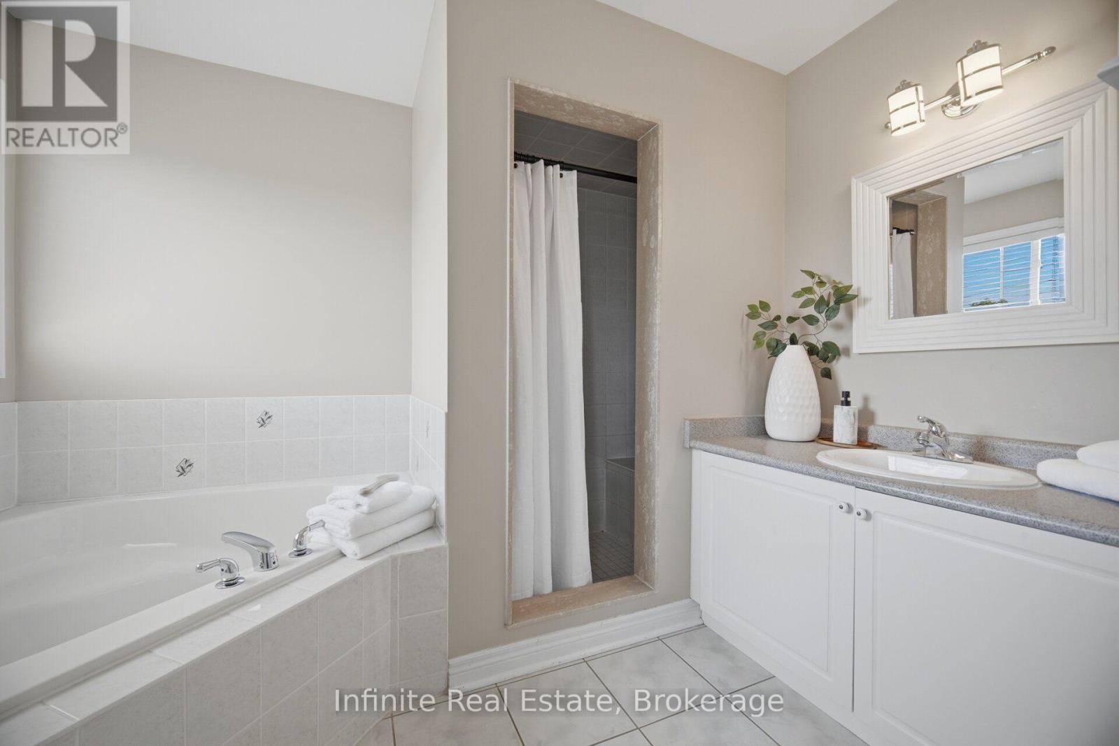4748 James Austin Drive, Mississauga, Ontario  L4Z 4H2 - Photo 21 - W13616352